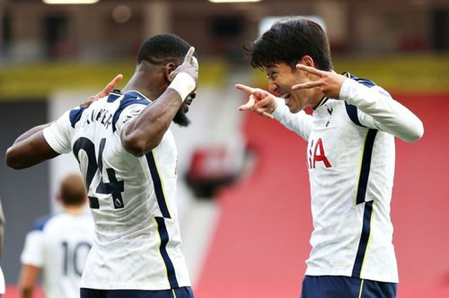 Man Utd 1-6 Tottenham: Địa chấn ở Old Trafford - 1