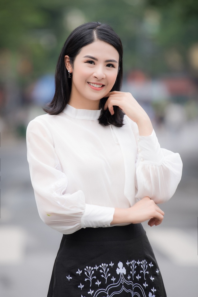 Hoa hậu Ngọc Hân mặc giản dị, đạp xe quảng bá hình ảnh Hà Nội xanh - 7 Hoa hậu Ngọc Hân mặc giản dị, đạp xe quảng bá hình ảnh Hà Nội xanh - 7