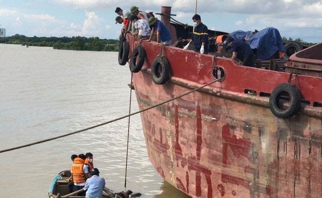 Phát hiện thi thể một phụ nữ trẻ trên sông Mã - 1 Phát hiện thi thể một phụ nữ trẻ trên sông Mã - 1