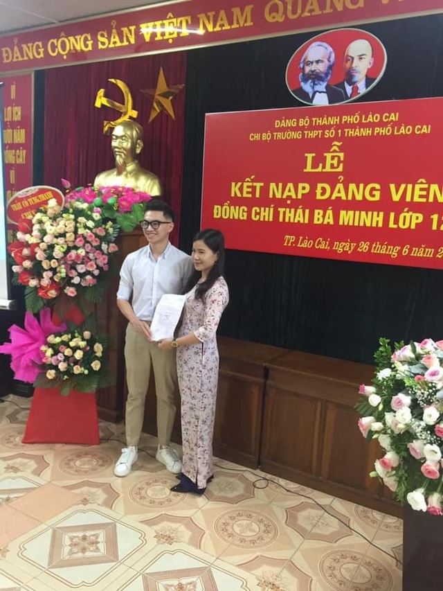 Lào Cai: Nam sinh được 5 trường đại học gửi giấy báo trúng tuyển - 1 Lào Cai: Nam sinh được 5 trường đại học gửi giấy báo trúng tuyển - 1