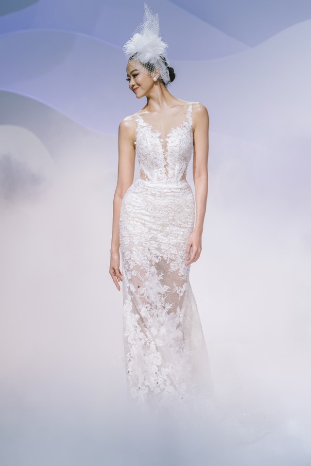 Diễn viên Ngọc Lan bất ngờ vác bụng bầu lên sàn catwalk - 8 Diễn viên Ngọc Lan bất ngờ vác bụng bầu lên sàn catwalk - 8
