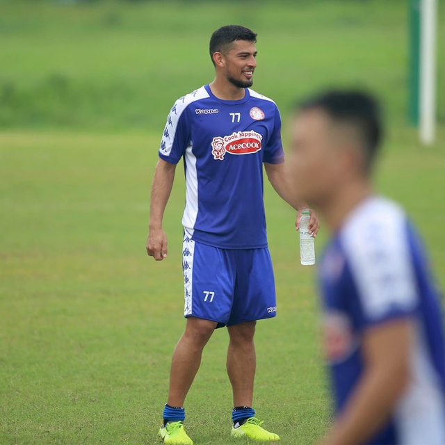 Công Phượng trở lại sân tập, TPHCM chờ đua vô địch V-League - 3 Công Phượng trở lại sân tập, TPHCM chờ đua vô địch V-League - 3
