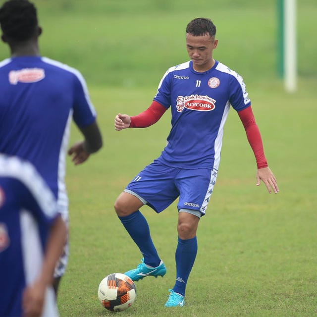 Công Phượng trở lại sân tập, TPHCM chờ đua vô địch V-League - 7 Công Phượng trở lại sân tập, TPHCM chờ đua vô địch V-League - 7