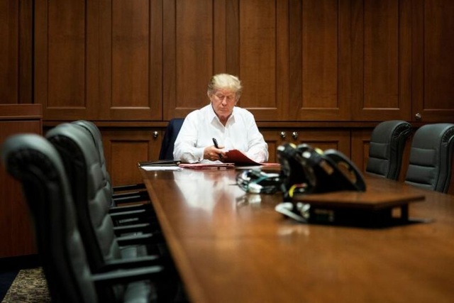 Bác sĩ nói ông Trump đã khỏe hơn, có thể trở lại Nhà Trắng hôm nay - 1 Bác sĩ nói ông Trump đã khỏe hơn, có thể trở lại Nhà Trắng hôm nay - 1
