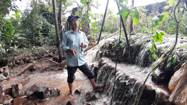 People were miserable because they flooded their houses with water every rain - 4