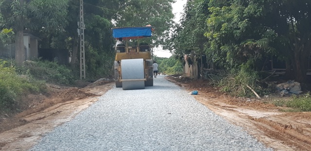 Đường hàng chục tỷ đồng chưa bàn giao đã xuống cấp nghiêm trọng - 11 Đường hàng chục tỷ đồng chưa bàn giao đã xuống cấp nghiêm trọng - 11