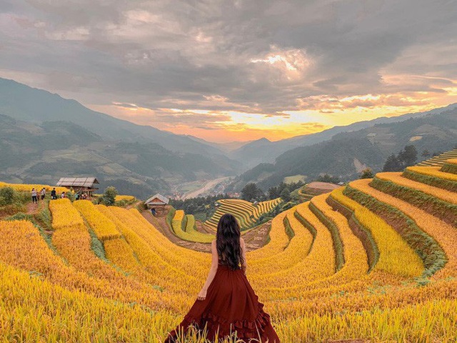 Hậu trường hàng trăm người xếp hàng chụp ảnh ruộng bậc thang Mù Cang Chải - 6 Hậu trường hàng trăm người xếp hàng chụp ảnh ruộng bậc thang Mù Cang Chải - 6