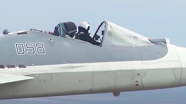 Phi công Nga điều khiển tiêm kích Su-57 mui trần - 1 Phi công Nga điều khiển tiêm kích Su-57 mui trần - 1