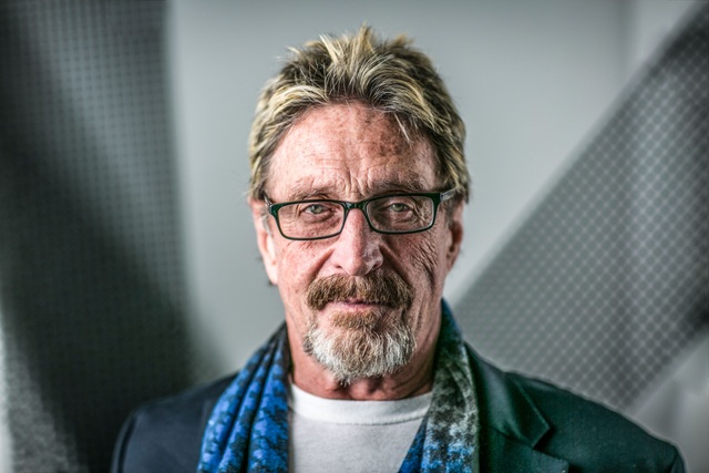 “Huyền thoại công nghệ” John McAfee bị bắt - 1 “Huyền thoại công nghệ” John McAfee bị bắt - 1