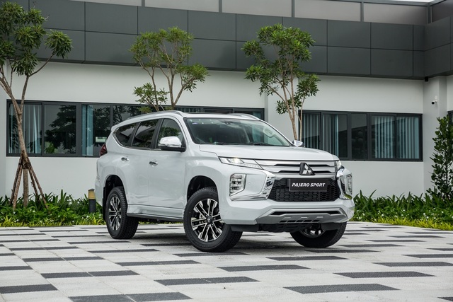 Pajero Sport 2020 chốt giá từ 1,11 tỷ đồng: Bỏ bản máy xăng, thêm công nghệ - 1 Pajero Sport 2020 chốt giá từ 1,11 tỷ đồng: Bỏ bản máy xăng, thêm công nghệ - 1