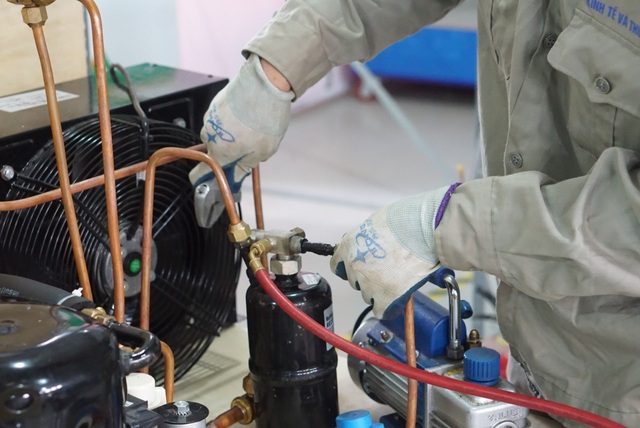 Kỳ thi kỹ năng nghề Quốc gia: Thợ nghề trẻ quyết liệt so tài - 10 Kỳ thi kỹ năng nghề Quốc gia: Thợ nghề trẻ quyết liệt so tài - 10