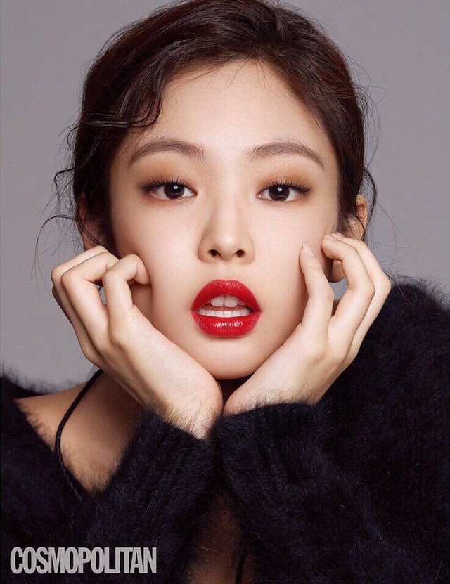 Gợi cảm hoá hình ảnh nữ y tá, Jennie (Blackpink) bị chỉ trích dữ dội - 5 Gợi cảm hoá hình ảnh nữ y tá, Jennie (Blackpink) bị chỉ trích dữ dội - 5