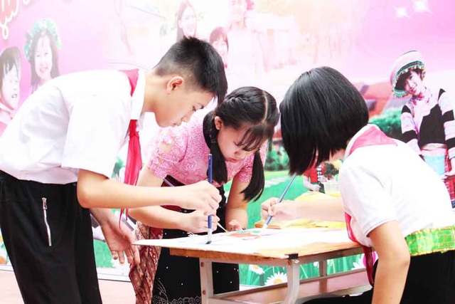 Hơn 2.000 trẻ em gái bị bạo lực, xâm hại mỗi năm - 2 Hơn 2.000 trẻ em gái bị bạo lực, xâm hại mỗi năm - 2
