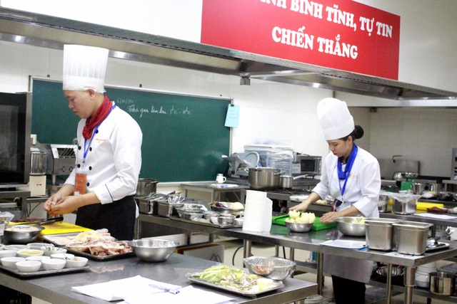 Thứ trưởng Lê Tấn Dũng kiểm tra công tác tổ chức thi kỹ năng nghề Quốc gia - 5 Thứ trưởng Lê Tấn Dũng kiểm tra công tác tổ chức thi kỹ năng nghề Quốc gia - 5