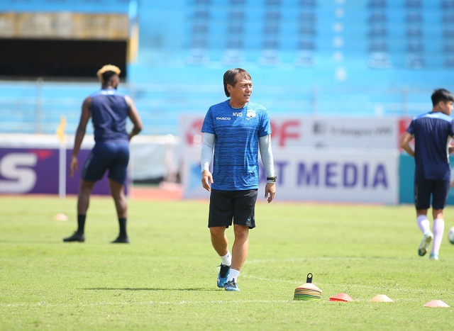 Văn Toàn: “HA Gia Lai sẽ thắng Viettel 1-0, không buông top 5 V-League” - 2 Văn Toàn: “HA Gia Lai sẽ thắng Viettel 1-0, không buông top 5 V-League” - 2