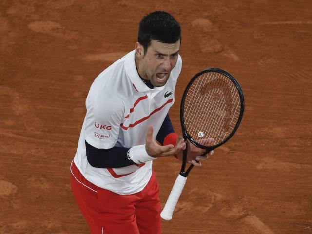 Novak Djokovic bị đối thủ tố giả chấn thương, cố tình sử dụng chiêu trò - 1 Novak Djokovic bị đối thủ tố giả chấn thương, cố tình sử dụng chiêu trò - 1