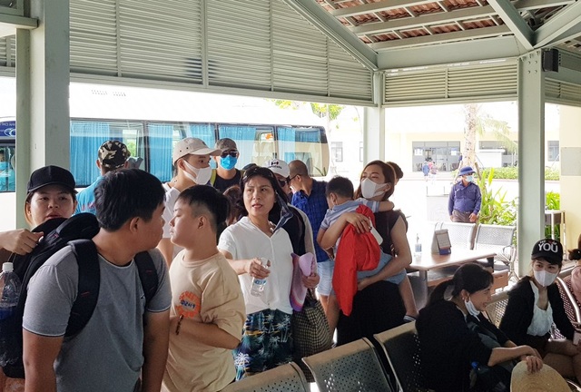 Khánh Hòa: Hàng trăm người được tuyển dụng qua các phiên giao dịch việc làm - 2 Khánh Hòa: Hàng trăm người được tuyển dụng qua các phiên giao dịch việc làm - 2