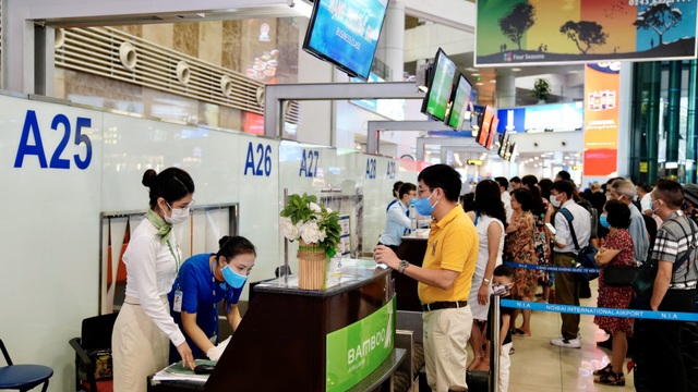 Khách đi máy bay bất ngờ tăng gấp 3 lần chỉ trong 1 tháng - 1 Khách đi máy bay bất ngờ tăng gấp 3 lần chỉ trong 1 tháng - 1