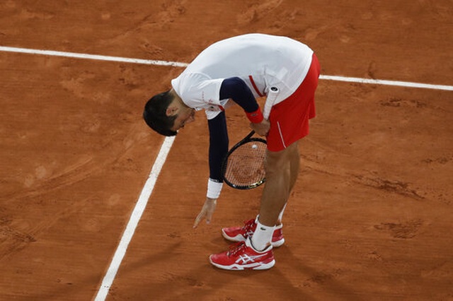 Roland Garros 2020: Đòi nợ Carreno-Busta, Djokovic lần thứ 10 vào bán kết - 2