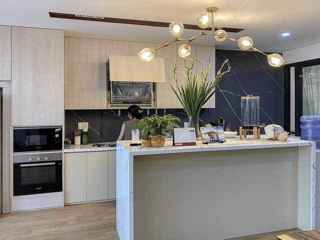 Chi 1,6 tỷ đồng lột xác căn hộ xập xệ ở Hà Nội thành căn hộ “hạng sang” - 5 Chi 1,6 tỷ đồng lột xác căn hộ xập xệ ở Hà Nội thành căn hộ “hạng sang” - 5