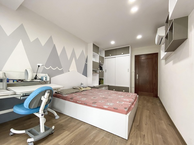 Chi 1,6 tỷ đồng lột xác căn hộ xập xệ ở Hà Nội thành căn hộ “hạng sang” - 11 Chi 1,6 tỷ đồng lột xác căn hộ xập xệ ở Hà Nội thành căn hộ “hạng sang” - 11