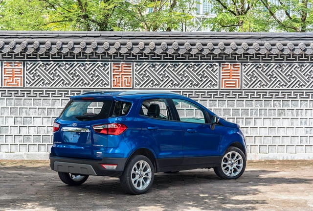 Ford EcoSport 2020 ra mắt: Bỏ lốp dự phòng, thêm trang bị đấu Kona, Seltos - 2 Ford EcoSport 2020 ra mắt: Bỏ lốp dự phòng, thêm trang bị đấu Kona, Seltos - 2