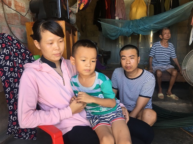 Người mẹ chăm chồng con bệnh tật tiếp tục được hỗ trợ 50 triệu đồng - 2 Người mẹ chăm chồng con bệnh tật tiếp tục được hỗ trợ 50 triệu đồng - 2