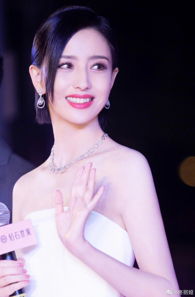 Mỹ nhân Tân Cương Đồng Lệ Á nói gì khi bị gán mác ngoại tình - 5 Mỹ nhân Tân Cương Đồng Lệ Á nói gì khi bị gán mác ngoại tình - 5