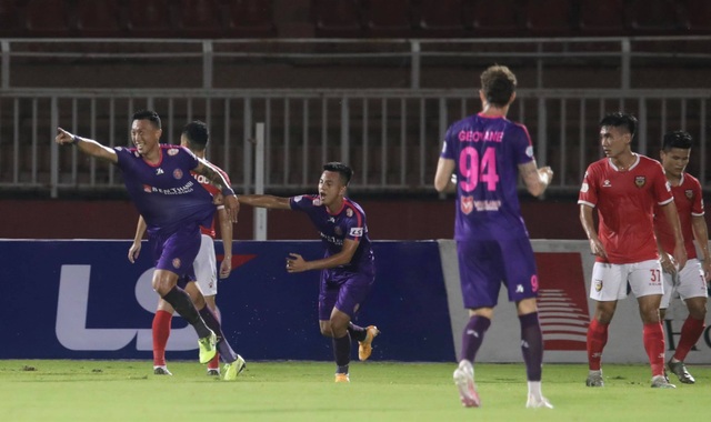 Đánh bại HL Hà Tĩnh, Sài Gòn FC tiếp tục giữ ngôi đầu V-League - 3 Đánh bại HL Hà Tĩnh, Sài Gòn FC tiếp tục giữ ngôi đầu V-League - 3
