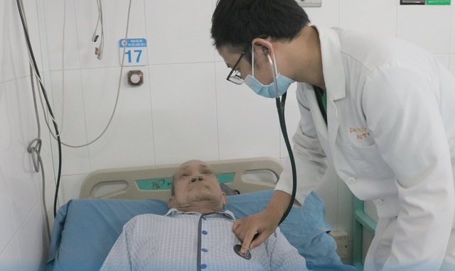 Đang ngủ tim đột ngột ngừng đập, ngực nóng rực, bác sĩ chỉ rõ nguyên nhân - 4 Đang ngủ tim đột ngột ngừng đập, ngực nóng rực, bác sĩ chỉ rõ nguyên nhân - 4