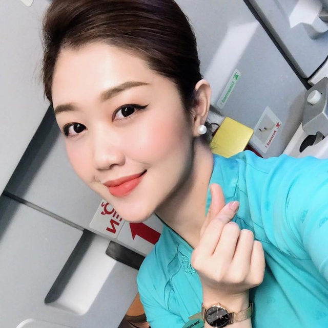 Rời đồng phục ngành, nữ tiếp viên hàng không gợi cảm đến không ngờ - 1 Rời đồng phục ngành, nữ tiếp viên hàng không gợi cảm đến không ngờ - 1