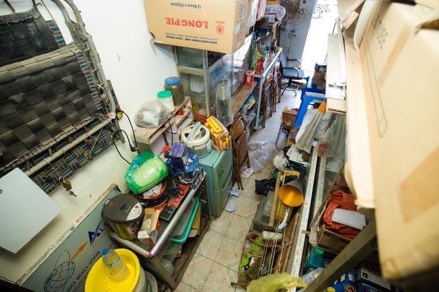 Cuộc sống đối nghịch trong căn nhà “siêu nhỏ” 7,5 m2 giá 3 tỷ đồng ở Hà Nội - 2 Cuộc sống đối nghịch trong căn nhà “siêu nhỏ” 7,5 m2 giá 3 tỷ đồng ở Hà Nội - 2