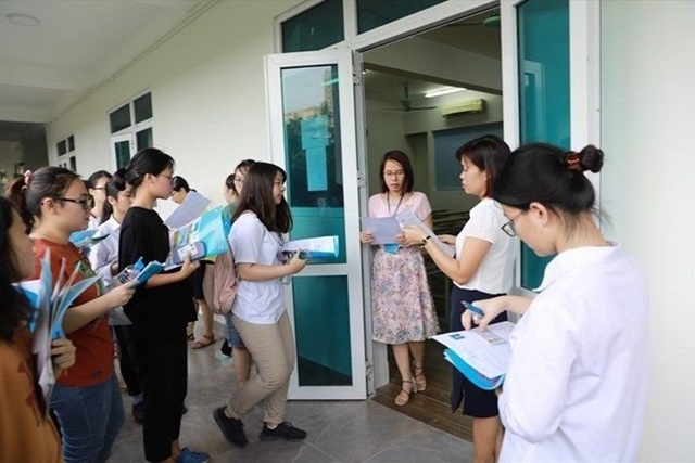 Thi 9 - 10 điểm/môn vẫn trượt, không trầm cảm cũng sốc - 1 Thi 9 - 10 điểm/môn vẫn trượt, không trầm cảm cũng sốc - 1