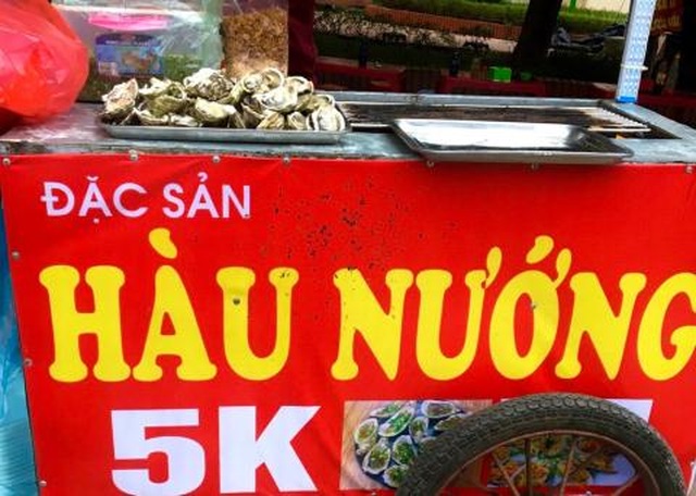 Hàu nướng vỉa hè 5.000 đồng/con đầy phố Hà Nội: Là hàu loại - 1 Hàu nướng vỉa hè 5.000 đồng/con đầy phố Hà Nội: Là hàu loại - 1