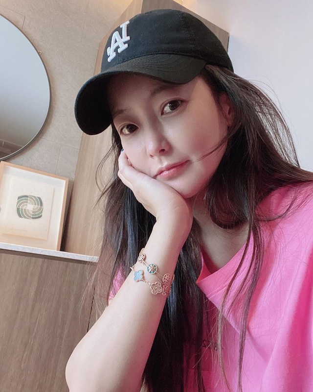 Ngưỡng mộ nhan sắc “không tuổi” của Kim Hee Sun ở tuổi 43 - 19 Ngưỡng mộ nhan sắc “không tuổi” của Kim Hee Sun ở tuổi 43 - 19