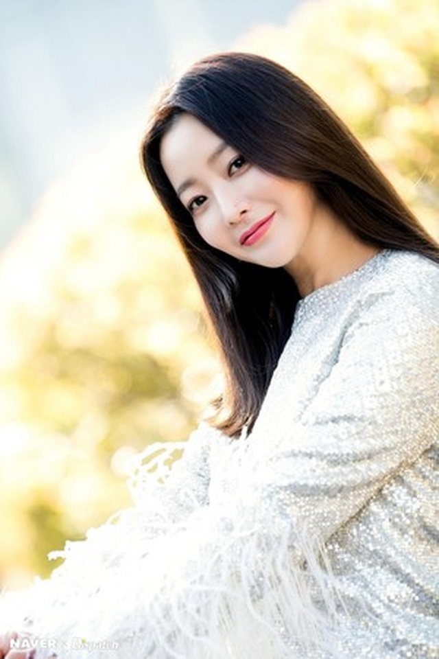Ngưỡng mộ nhan sắc “không tuổi” của Kim Hee Sun ở tuổi 43 - 16 Ngưỡng mộ nhan sắc “không tuổi” của Kim Hee Sun ở tuổi 43 - 16