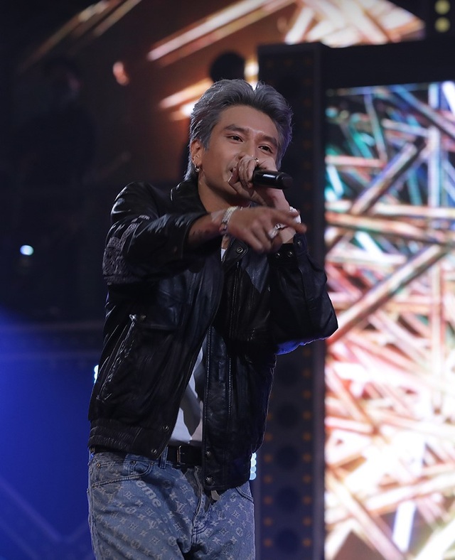 Dế Choắt - thí sinh đầu tiên bước vào vòng chung kết Rap Việt - 3 Dế Choắt - thí sinh đầu tiên bước vào vòng chung kết Rap Việt - 3
