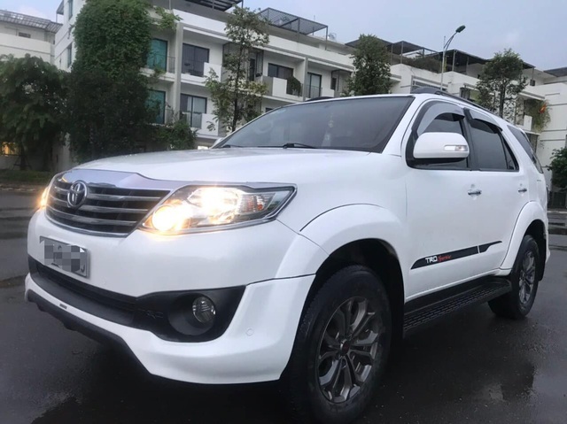 Nhiều xe hàng hot giảm giá, ô tô siêu rẻ Trung Quốc lại tạo sóng - 4 Nhiều xe hàng hot giảm giá, ô tô siêu rẻ Trung Quốc lại tạo sóng - 4