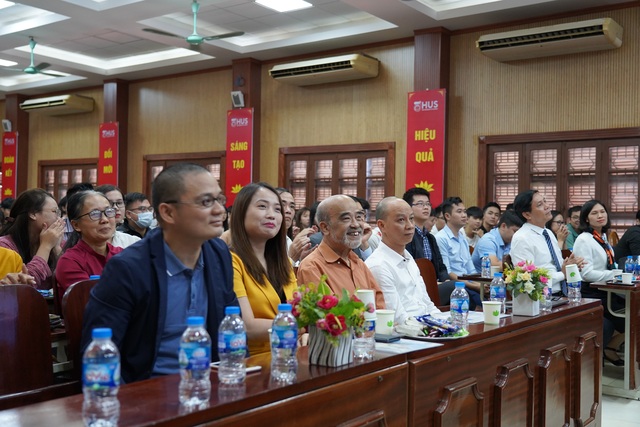Khoa Địa lý mời cựu sinh viên, doanh nghiệp nói chuyện với tân sinh viên - 1 Khoa Địa lý mời cựu sinh viên, doanh nghiệp nói chuyện với tân sinh viên - 1