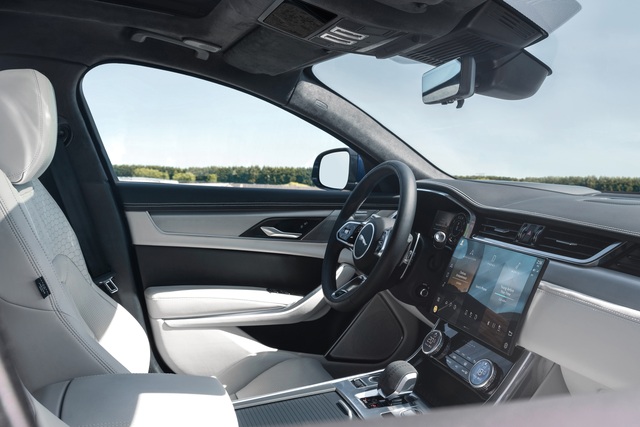 Jaguar XF 2021 đã sẵn sàng, thêm lựa chọn trong phân khúc sedan hạng sang - 15