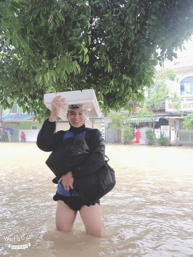 Hình ảnh bóng đá Việt Nam bị ảnh hưởng mưa bão gây xúc động trên báo Thái - 7 Hình ảnh bóng đá Việt Nam bị ảnh hưởng mưa bão gây xúc động trên báo Thái - 7
