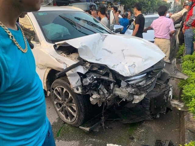 Hà Nội: Tạm giữ thanh niên 18 tuổi say rượu lái ô tô gây tai nạn liên hoàn - 2