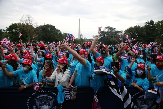 Bầu cử Mỹ 2020: Ông Trump gây tranh cãi dùng ban nhạc quân đội khi tranh cử - 2 Bầu cử Mỹ 2020: Ông Trump gây tranh cãi dùng ban nhạc quân đội khi tranh cử - 2