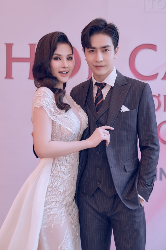Thu Thủy gây chú ý khi “vội vã” trở lại showbiz sau 3 tuần sinh con - 6 Thu Thủy gây chú ý khi “vội vã” trở lại showbiz sau 3 tuần sinh con - 6