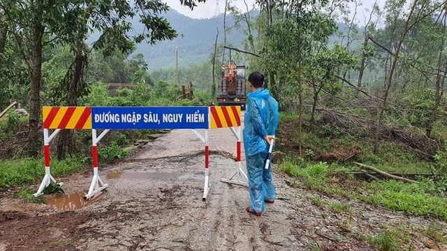 13 cán bộ, chiến sĩ mất liên lạc khi đi cứu nạn ở thủy điện Rào Trăng 3 - 1