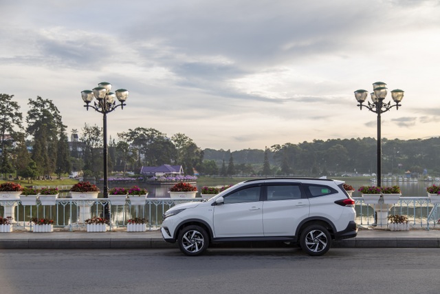 Toyota Rush - SUV 7 chỗ đáng cân nhắc cho gia đình - 1 Toyota Rush - SUV 7 chỗ đáng cân nhắc cho gia đình - 1