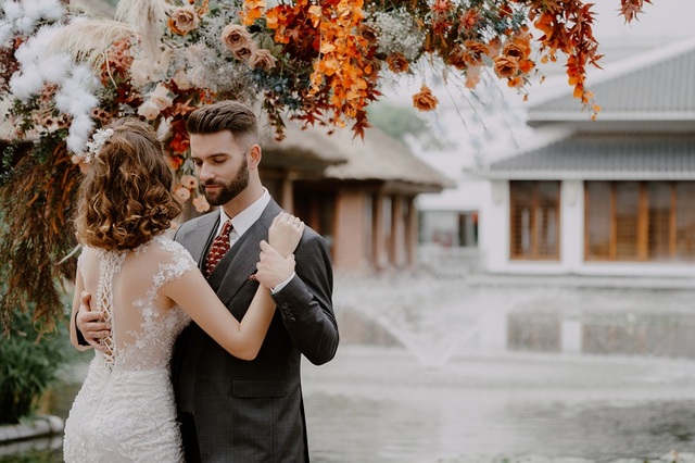 Hot vblogger mách nhỏ mẹo tổ chức đám cưới lộng lẫy với chi phí bất ngờ - 1 Hot vblogger mách nhỏ mẹo tổ chức đám cưới lộng lẫy với chi phí bất ngờ - 1
