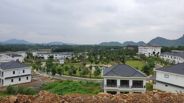 Sốt đất Đồng Chanh: Dân Hà Nội xếp hàng chờ chủ đất... bỏ vợ, bán nhà! - 2 Sốt đất Đồng Chanh: Dân Hà Nội xếp hàng chờ chủ đất... bỏ vợ, bán nhà! - 2