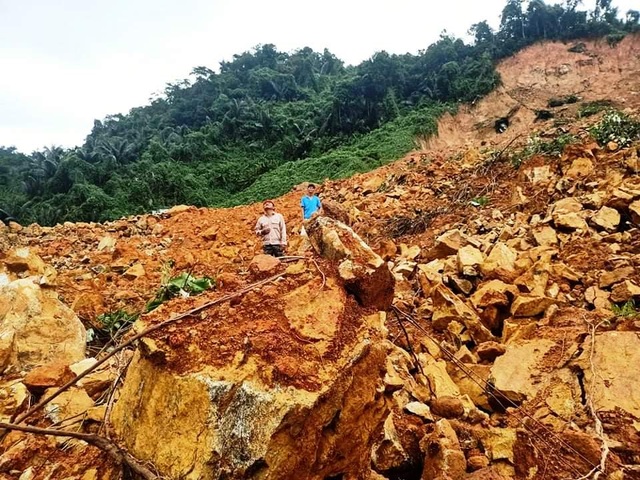 Công an tiếp cận thủy điện Rào Trăng 3, không còn dấu vết nhà điều hành - 11