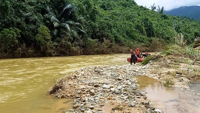 Công an tiếp cận thủy điện Rào Trăng 3, không còn dấu vết nhà điều hành - 6